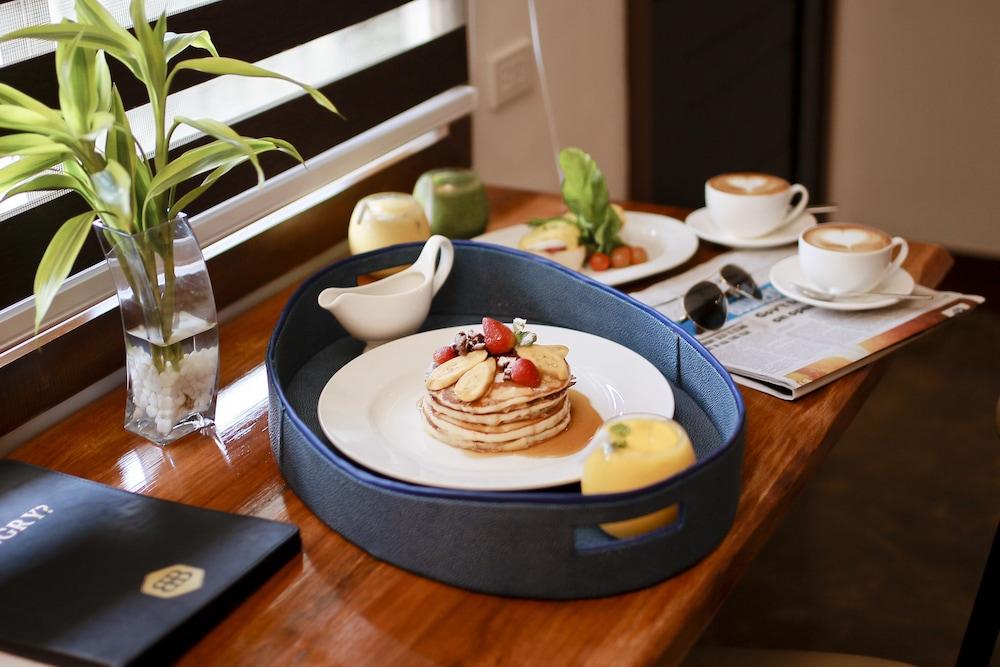 The Bourke Hotel Davao City Екстериор снимка