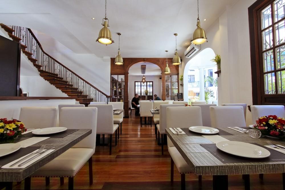The Bourke Hotel Davao City Екстериор снимка